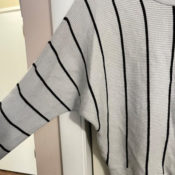 Express Womens Gray Black Striped Ribbed Dolman Sleeve Sweater Size Small - Picture 4 of 7